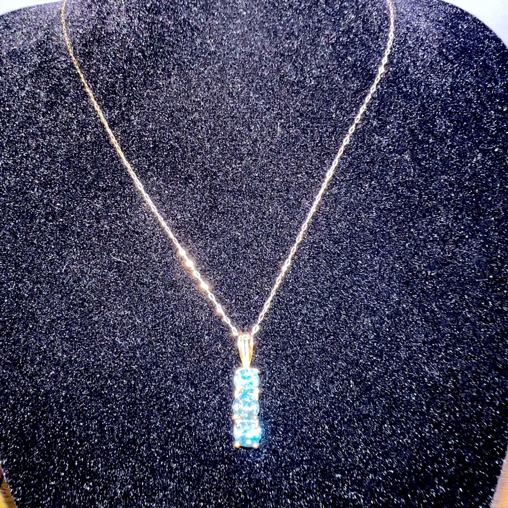 Elegant 14kt Gold Necklace with Three Stone  Blue Diamond Pendant